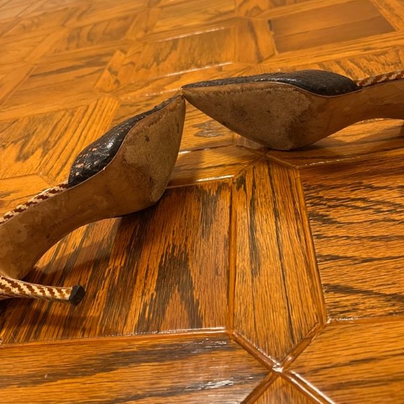 Manolo Blahnik Italian Handmade Snakeskin & Suede Brown & Tan Pumps - Picture 4 of 6